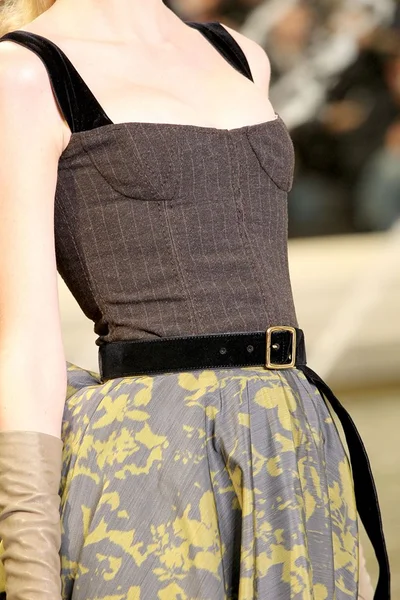 Look 2
